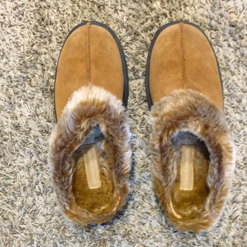 Skechers Tan Fur-Lined Mules